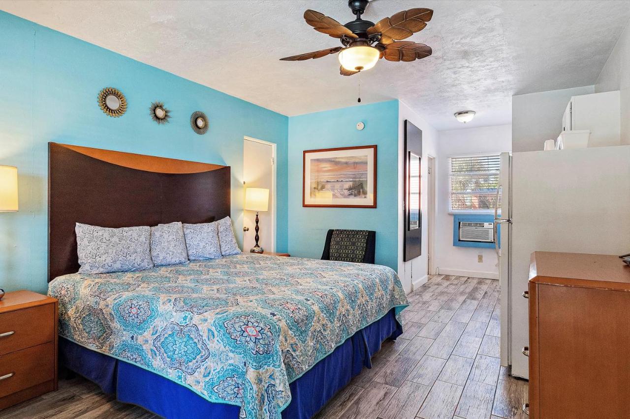 Malibu Resort Motel เซนต์พีทบีช ภายนอก รูปภาพ