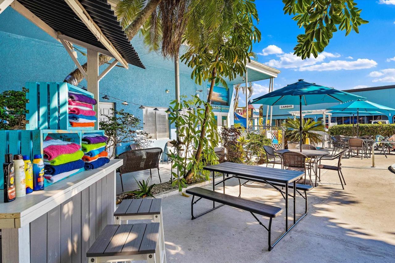 Malibu Resort Motel เซนต์พีทบีช ภายนอก รูปภาพ