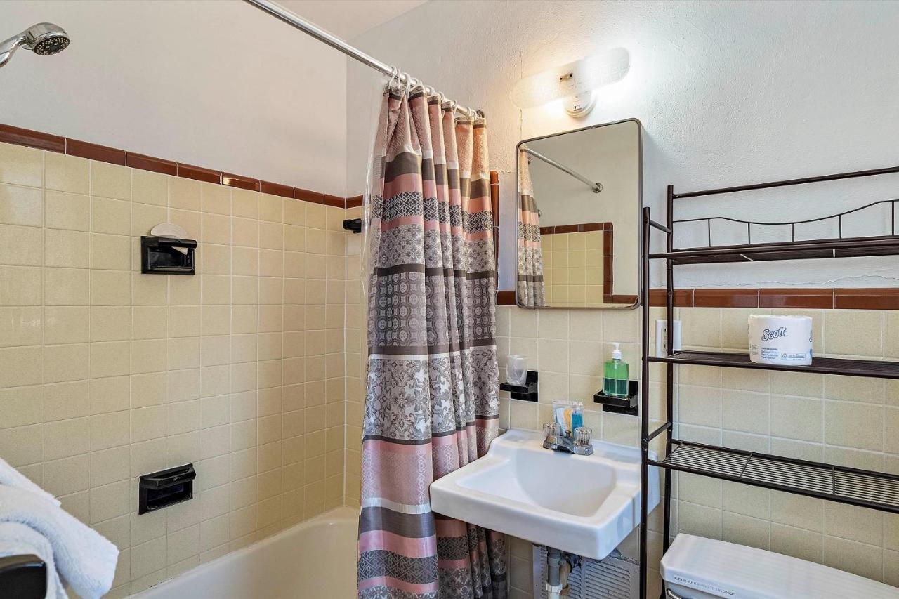 Malibu Resort Motel เซนต์พีทบีช ภายนอก รูปภาพ